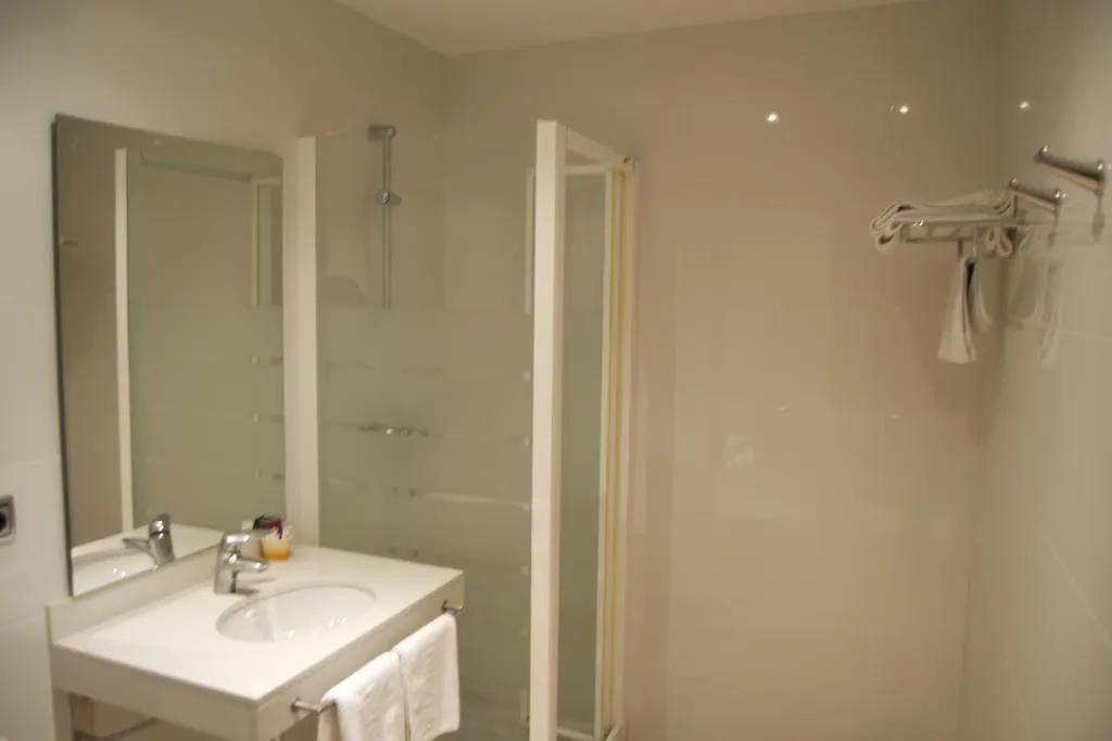 Hostal El Carril Llagostera Konukevi