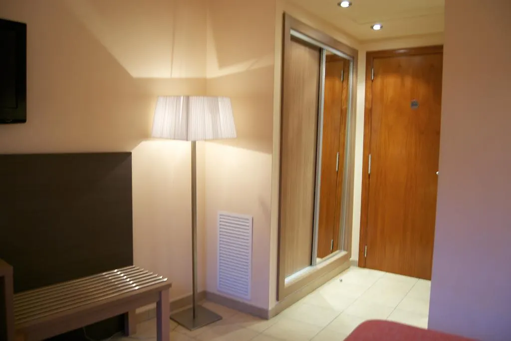 Konukevi Hostal El Carril Llagostera