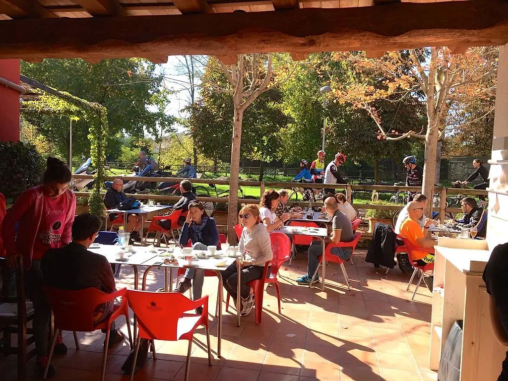 יאגוסטרה Hostal El Carril