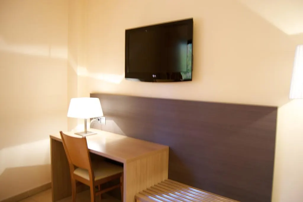 יאגוסטרה Hostal El Carril
